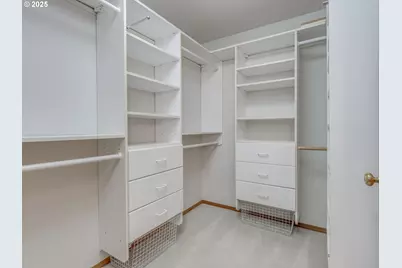 2868 NE Charlois Dr, Hillsboro, OR 97124 - Photo 24