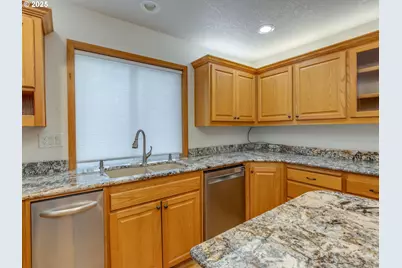 2868 NE Charlois Dr, Hillsboro, OR 97124 - Photo 34