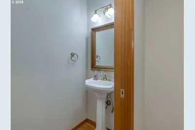 2868 NE Charlois Dr, Hillsboro, OR 97124 - Photo 18