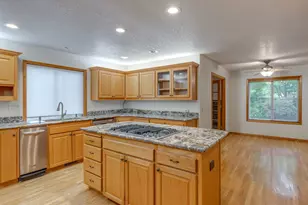 2868 NE Charlois Dr, Hillsboro, OR 97124 - Photo 32