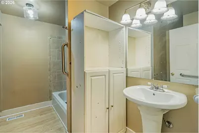 2160 SE 135th Ave, Portland, OR 97233 - Photo 14