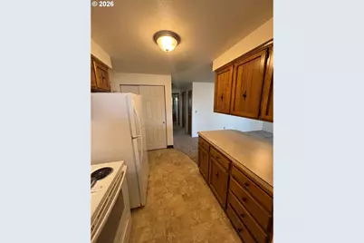 4196 47th Ave NE, Salem, OR 97305 - Photo 8