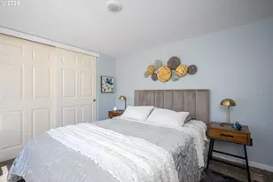 237 NE 109th Ave, Portland, OR 97220 - Photo 22