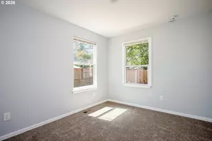 237 NE 109th Ave, Portland, OR 97220 - Photo 26