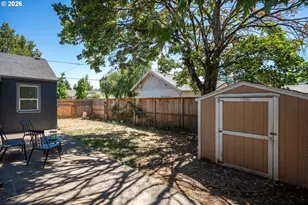 237 NE 109th Ave, Portland, OR 97220 - Photo 38
