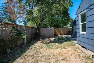 237 NE 109th Ave, Portland, OR 97220 - Photo 42