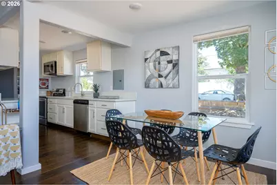 237 NE 109th Ave, Portland, OR 97220 - Photo 16