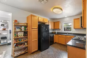 122 Grassy Ln, Roseburg, OR 97470 - Photo 14