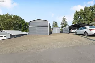 122 Grassy Ln, Roseburg, OR 97470 - Photo 32