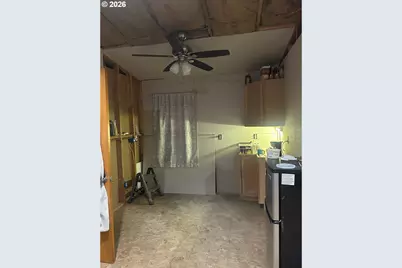 1852 NW Dogwood St, Roseburg, OR 97471 - Photo 44