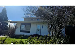 1852 NW Dogwood St, Roseburg, OR 97471 - Photo 4