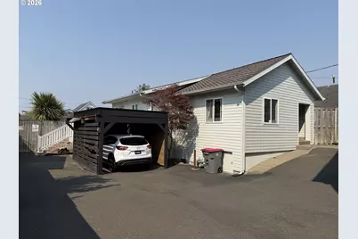 136 3rd Ave #B, Seaside, OR 97138 - Photo 1