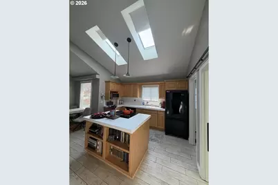 136 3rd Ave #B, Seaside, OR 97138 - Photo 4