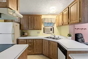 375 La Casa St, Eugene, OR 97402 - Photo 8