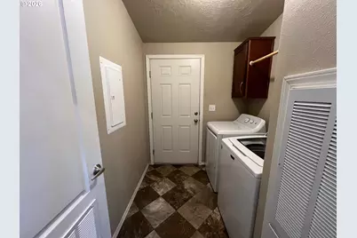 1207 E 10th, The Dalles, OR 97058 - Photo 14