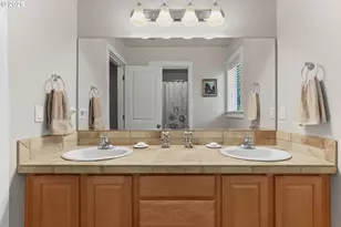 4925 E Masters Dr, Newberg, OR 97132 - Photo 32