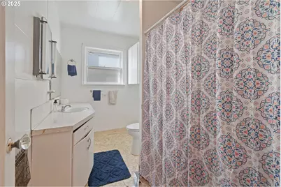 412 Gardner Ave, Drain, OR 97435 - Photo 16