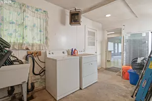 412 Gardner Ave, Drain, OR 97435 - Photo 20