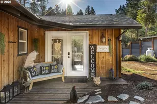 555 Ewe Creek Rd, Grants Pass, OR 97526 - Photo 1