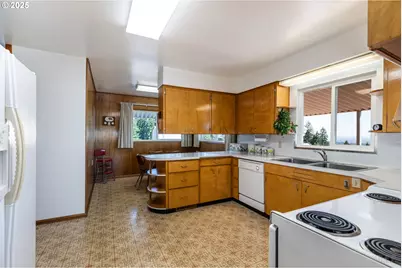 55496 Pioneer Rd, Scappoose, OR 97056 - Photo 10