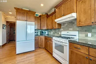 11825 NE Finn Hill Loop, Carlton, OR 97111 - Photo 10