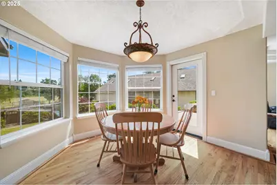 37310 Fawn Dr, Lebanon, OR 97355 - Photo 8