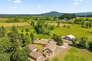 37310 Fawn Dr, Lebanon, OR 97355 - Photo 2