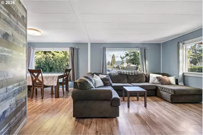 708 51st St, Springfield, OR 97478 - Photo 8