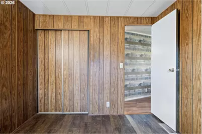 708 51st St, Springfield, OR 97478 - Photo 18