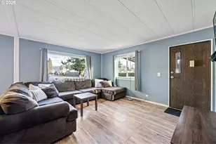 708 51st St, Springfield, OR 97478 - Photo 6