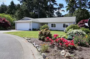 1077 Pirates Ct, Coos Bay, OR 97420 - Photo 1