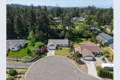 1077 Pirates Ct, Coos Bay, OR 97420 - Photo 40