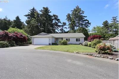 1077 Pirates Ct, Coos Bay, OR 97420 - Photo 2