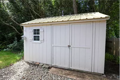 1077 Pirates Ct, Coos Bay, OR 97420 - Photo 14