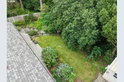 1077 Pirates Ct, Coos Bay, OR 97420 - Photo 18