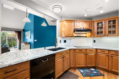 215 E Hereford St, Gladstone, OR 97027 - Photo 4
