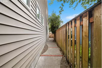 215 E Hereford St, Gladstone, OR 97027 - Photo 26