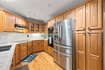 215 E Hereford St, Gladstone, OR 97027 - Photo 18