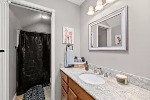 215 E Hereford St, Gladstone, OR 97027 - Photo 36