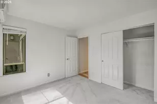 4000 Carman Dr, Lake Oswego, OR 97035 - Photo 16