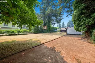 1102 NE 106th Ave, Portland, OR 97220 - Photo 32