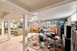 1102 NE 106th Ave, Portland, OR 97220 - Photo 20