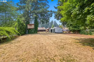 1102 NE 106th Ave, Portland, OR 97220 - Photo 2