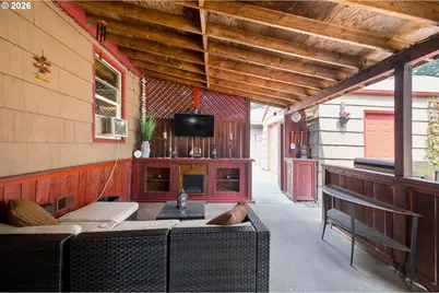 1102 NE 106th Ave, Portland, OR 97220 - Photo 24