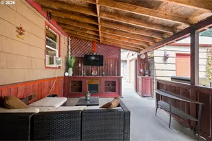 1102 NE 106th Ave, Portland, OR 97220 - Photo 24