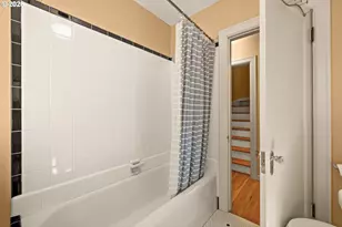 2635 SE Market St, Portland, OR 97214 - Photo 22