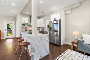 3336 SE Washington St, Portland, OR 97214 - Photo 8