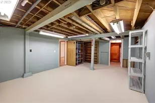 7067 N University Ave, Portland, OR 97203 - Photo 36