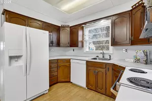 7067 N University Ave, Portland, OR 97203 - Photo 20