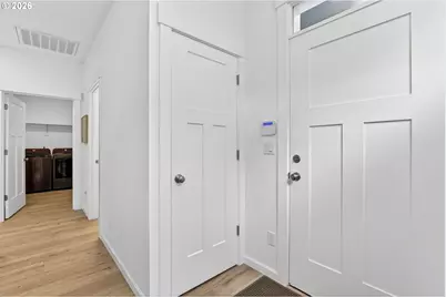 872 Laurel Pl, Silverton, OR 97381 - Photo 4